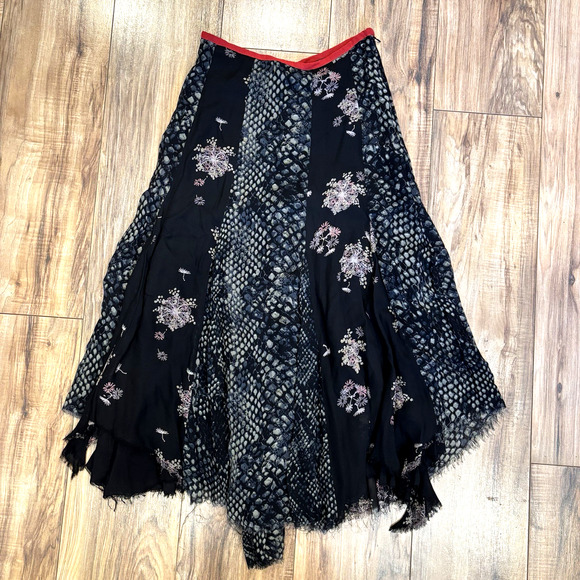 Free People Black Chiffon Snakeskin Floral Print Asymmetrical Maxi Skirt 4 25x32 - Picture 1 of 10